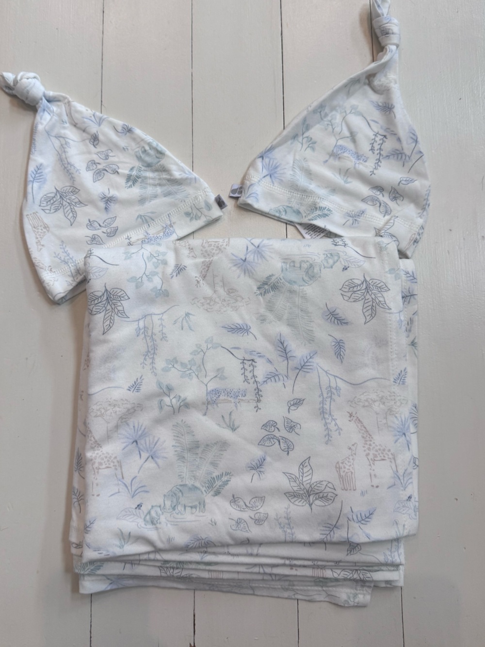 Soft White Jungle-Print Women's Sleep/ lounge Top